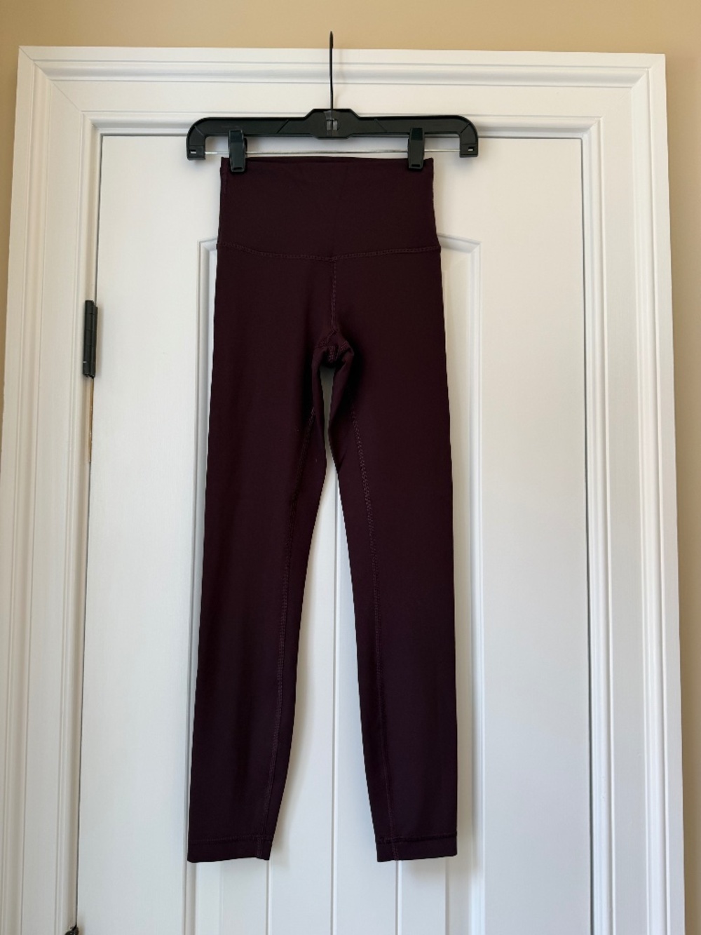 Wunder Train High-Rise Tight 25" in Black Plum LIKE NEW